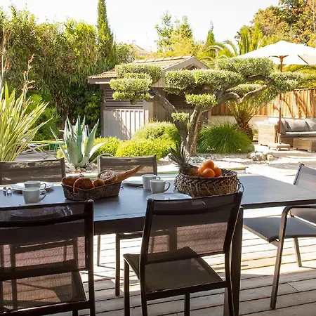 Is A Luxurious Comfortable With Heated Pool *