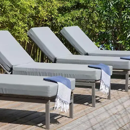 Is A Luxurious Comfortable With Heated Pool Apartment *