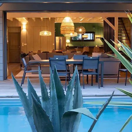 Apartment Is A Luxurious Comfortable With Heated Pool