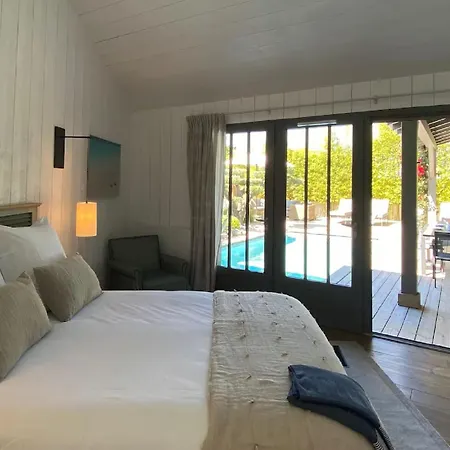 Apartment Is A Luxurious Comfortable With Heated Pool