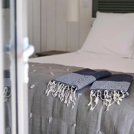 Is A Luxurious Comfortable With Heated Pool Apartment *